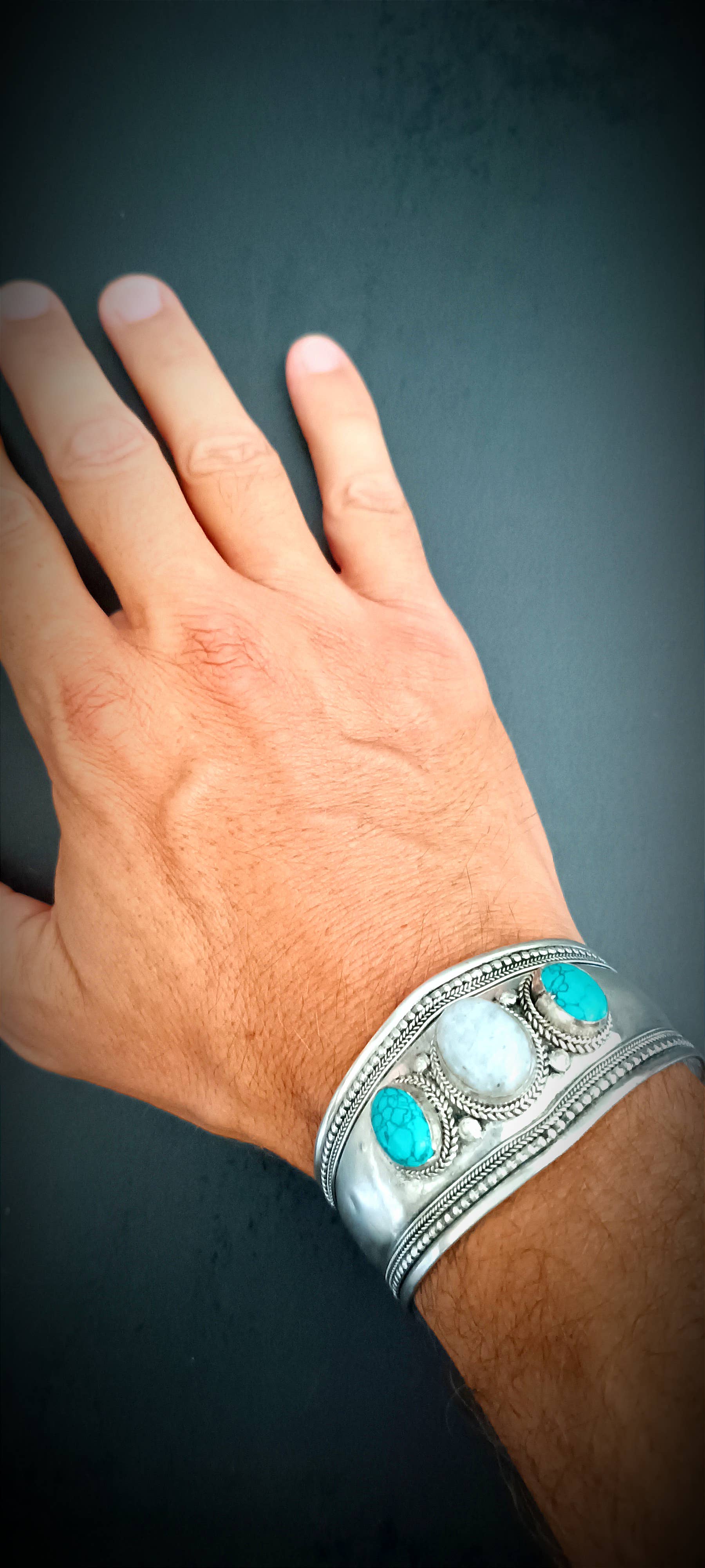 Unique Brand – wholesale Manschettarmband – Tibetansk Kalai Armband0