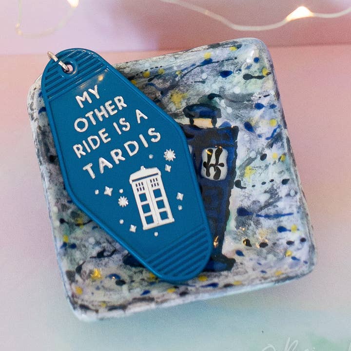 Brio + Brandish - Wholesale Keychain - Unisex - Blue Box Motel Keychain0