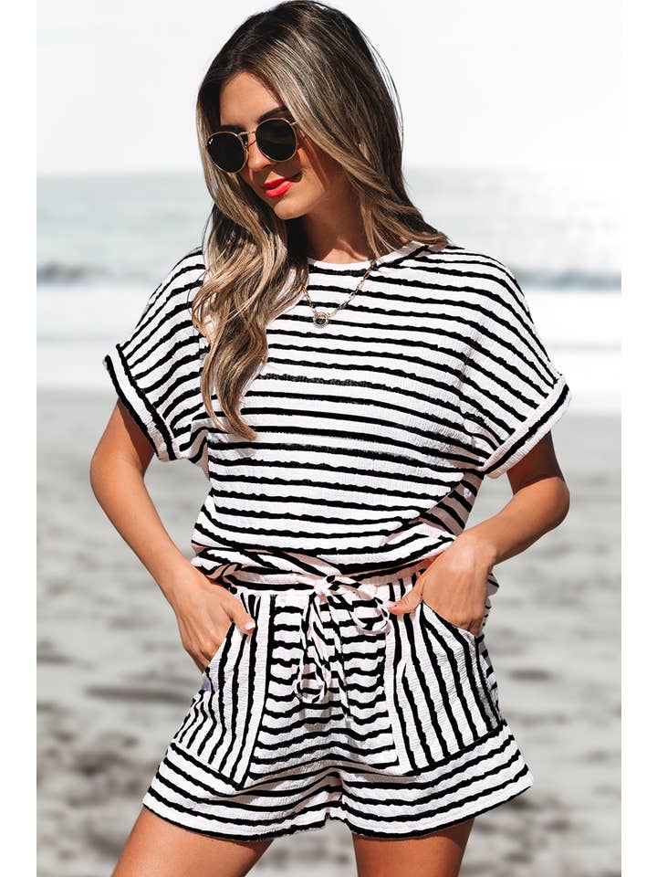 Aapparella - Vente Ensemble de vêtements d'intérieur – femme - Ensemble haut tricoté à rayures et short à cordon | S-XL