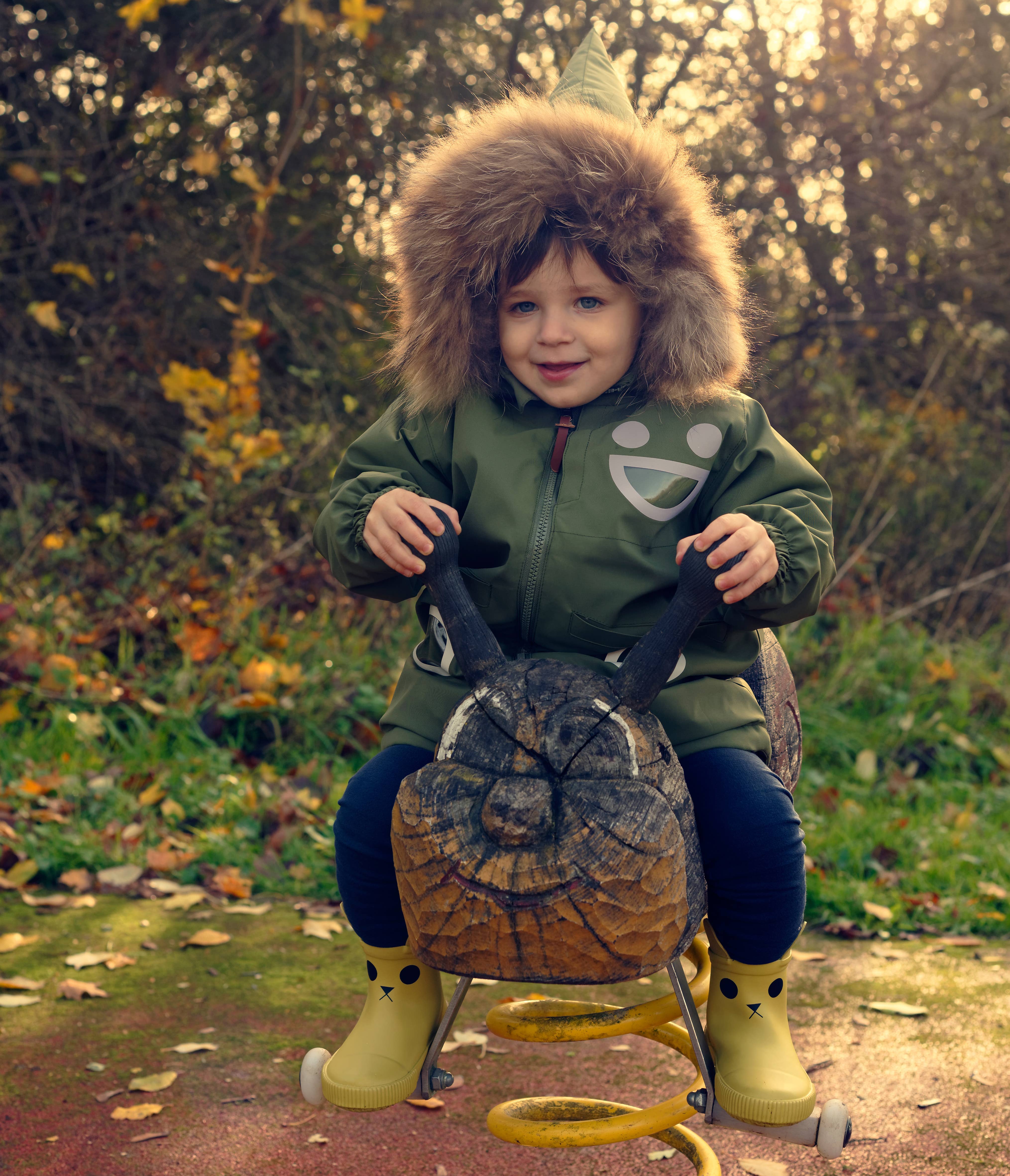 BOXBO - Wholesale Outerwear Vest - Kids - Warm Waterproof & Snowproof Kids' Winter Coat (Forest Green)3