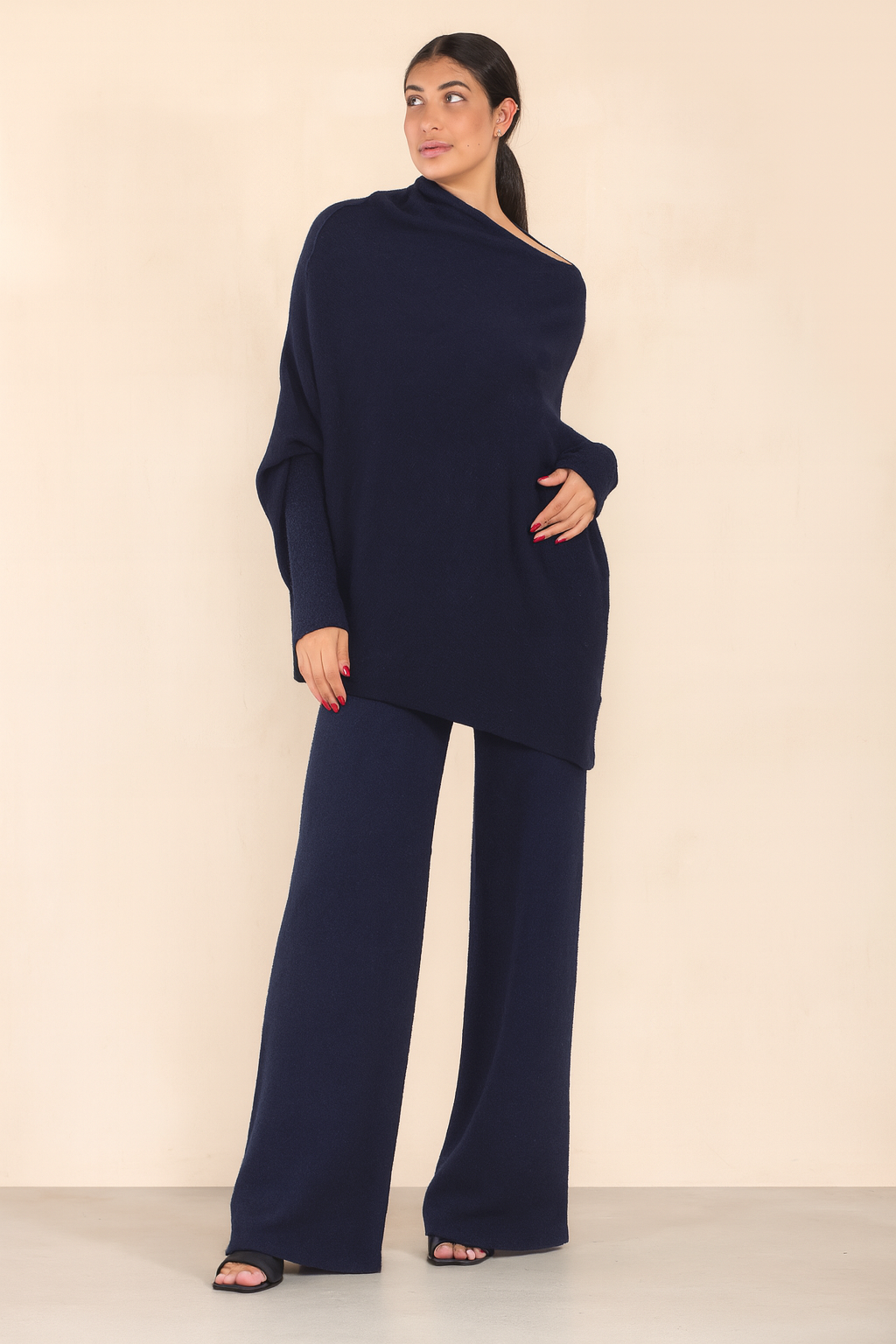 Lucy Sparks - Wholesale Lounge Set - Women's - SOFT KNIT ASYMMETRIC JUMPER WITH FITTED CHECK TEXTURED SLEEV2