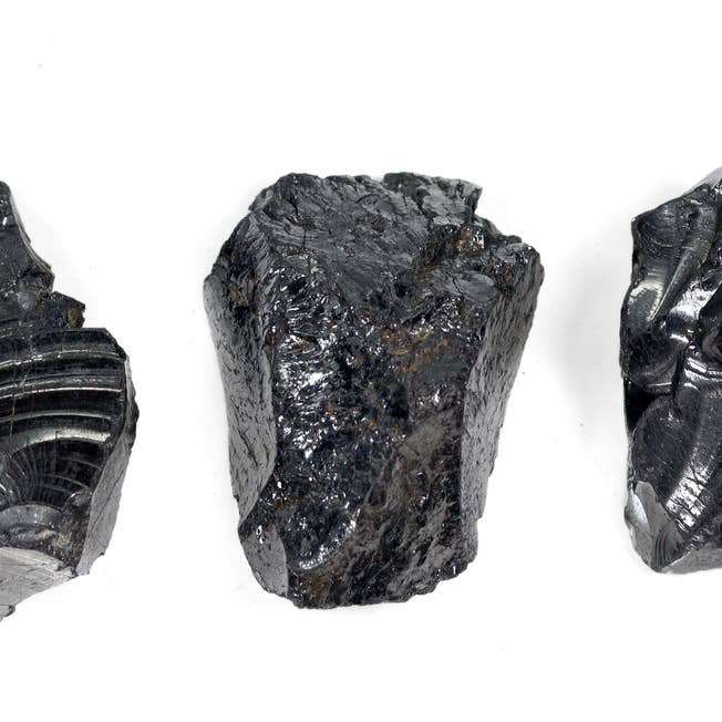 Crystal River Gems LLC - Vendita all'ingrosso Pietra/cristallo spirituale - LOTTO DA 300 GRAMMI - Cristalli russi di shungite Elite 41-50 g