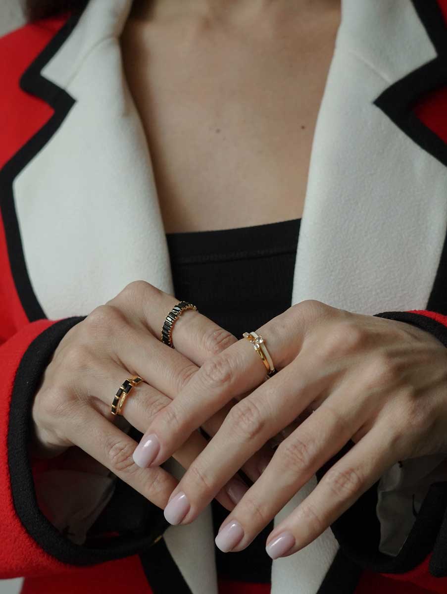 Bijoux 7bis - Vente Bague avec plusieurs pierres - Bague Alliance 4 Strass Griffes Rectangulaire Doré Or fin6