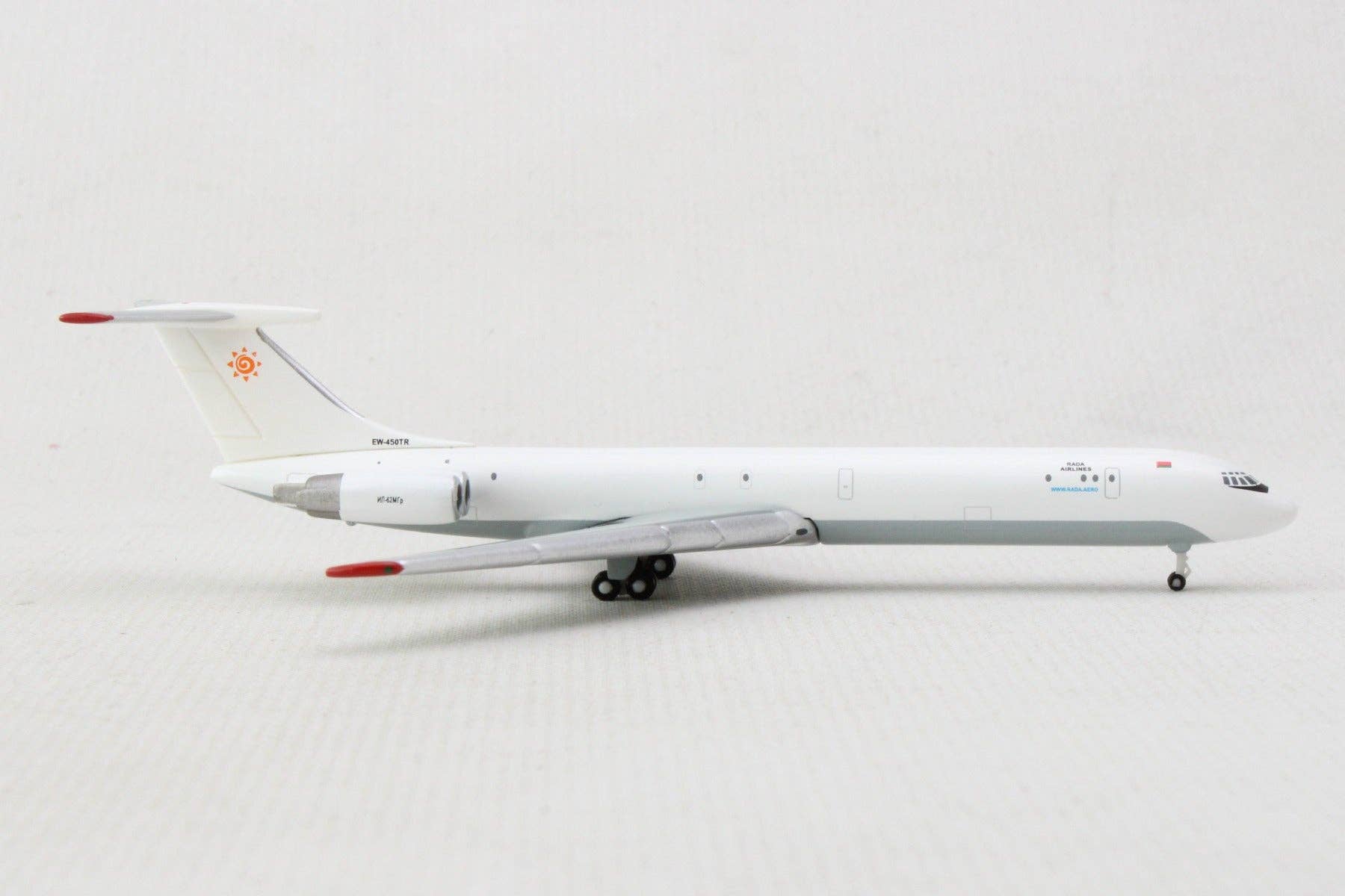 Daron Worldwide Trading - Wholesale Toy Plane - Kids - HERPA RADA IL62MF 1/500 (**)2