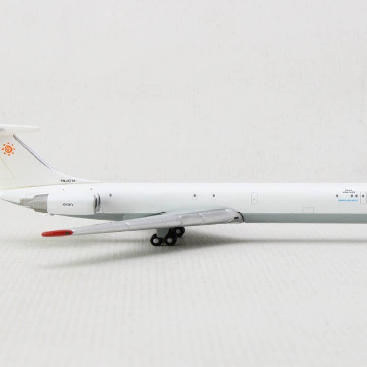 Daron Worldwide Trading - Wholesale Toy Plane - Kids - HERPA RADA IL62MF 1/500 (**)2