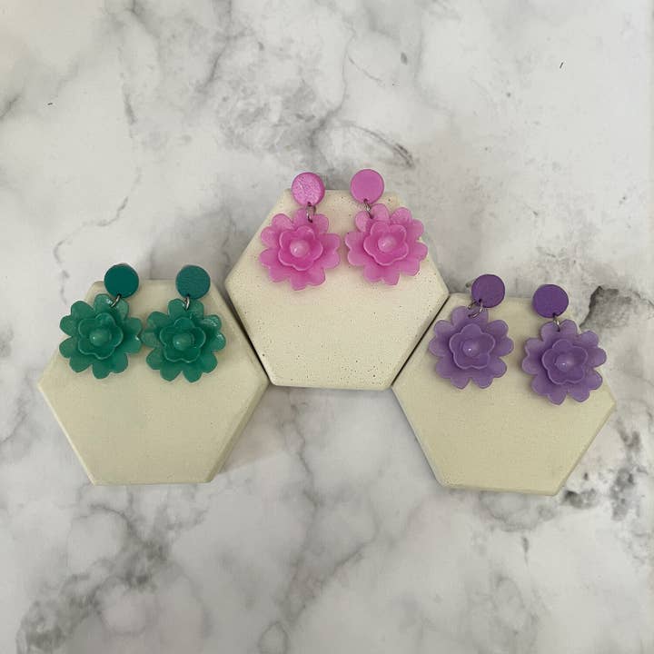 Boucle d'oreille moyenne Malva pour la vente par Combinatoria