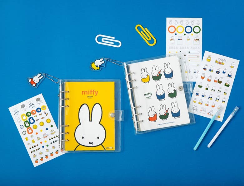 K-Wonderland – Agenda por atacado – Agenda Atualizada Miffy 2026 com porta-chaves, conjunto de autocolantes0