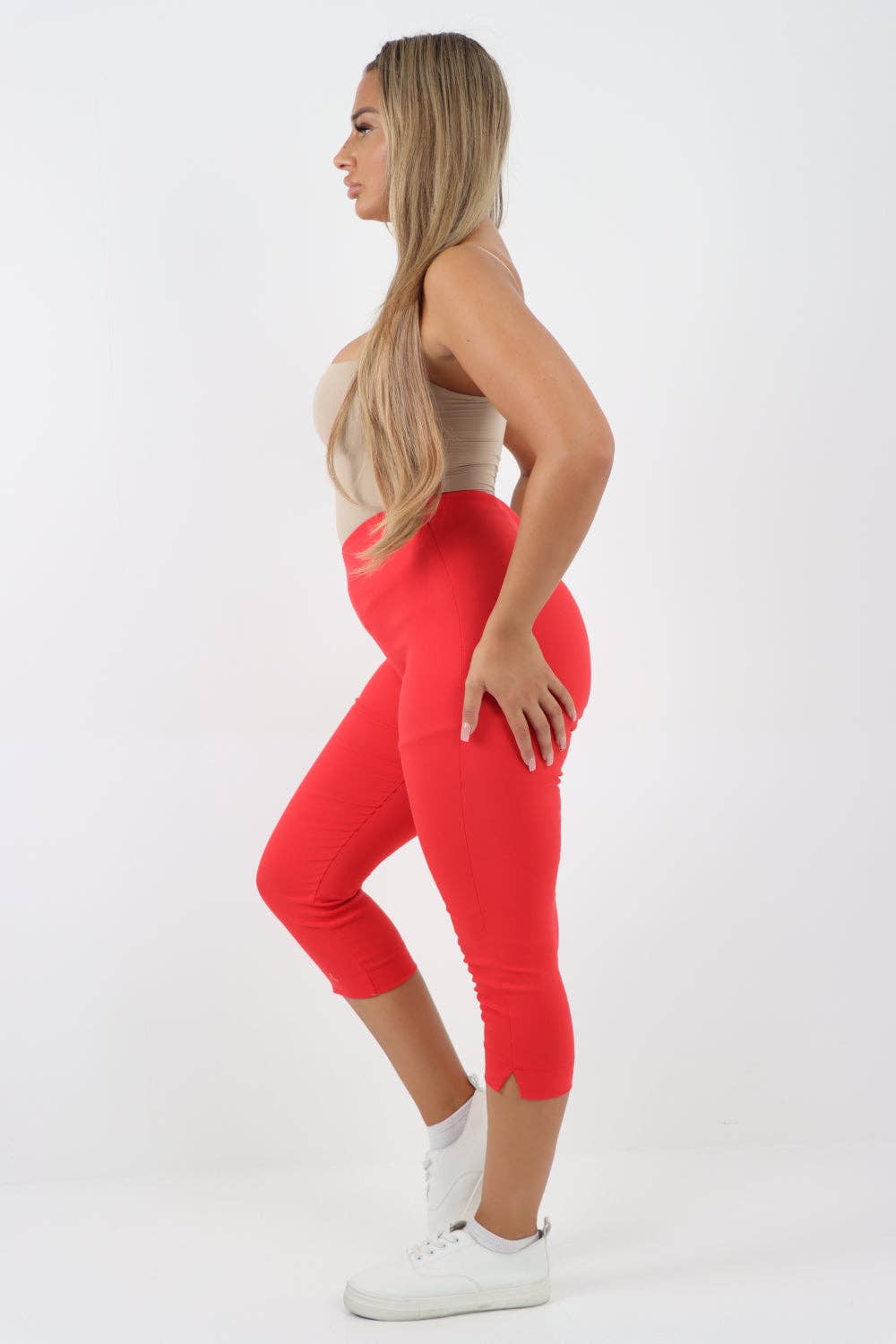 Miss Bold - Vendita all'ingrosso Pantalone - Donna - Pantaloni Capri in tinta unita italiana1