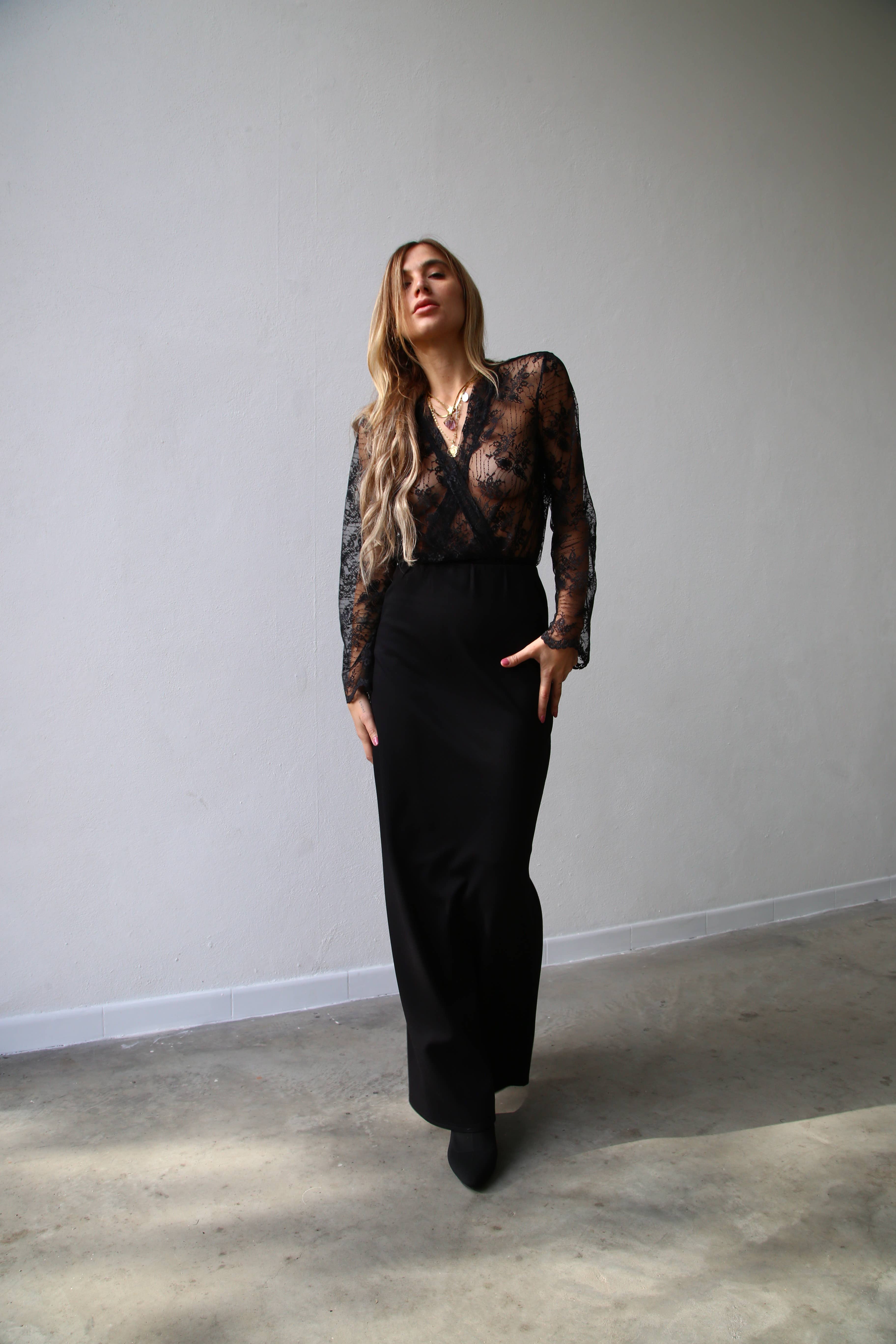 dentelle noire BODY CROISÉ EN DENTELLE NOIRE À MANCHES LONGUES W5011 en vente sur Faire5