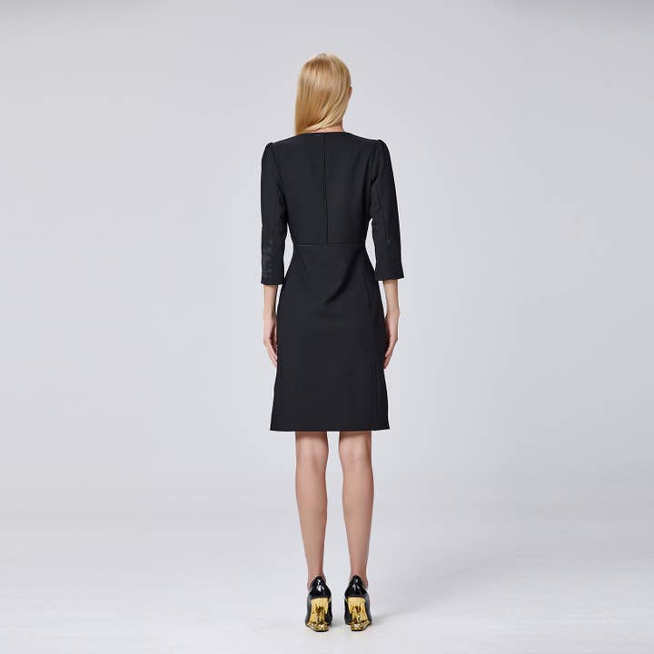 Smart and Joy - Wholesale Dress - Women's - Fitted dress with V-neckline