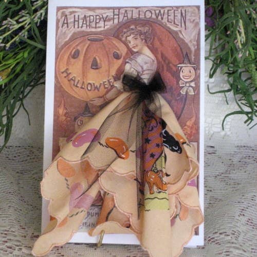MOMENTS IN THYME - Wholesale Halloween Card - A Happy Halloween Hanky Card