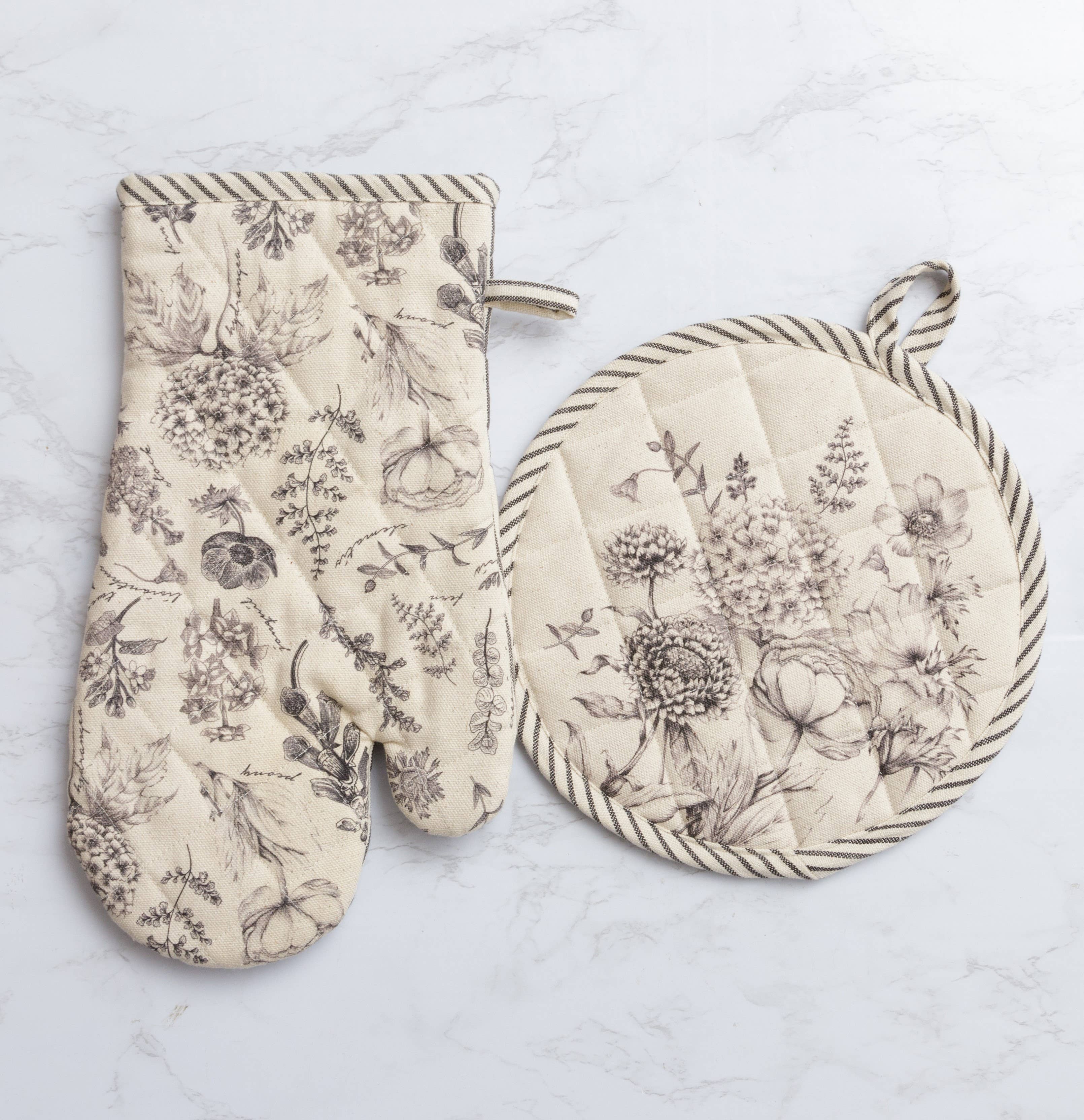 Audrey's Home & Gift - Wholesale Oven Mitt/Pot Holder - Oven Mitt And Pot Holder - Black And White Botanicals