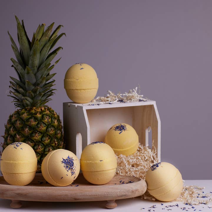 Bombe de bain Pineapple Sunset pour la vente par Husk Her Happy