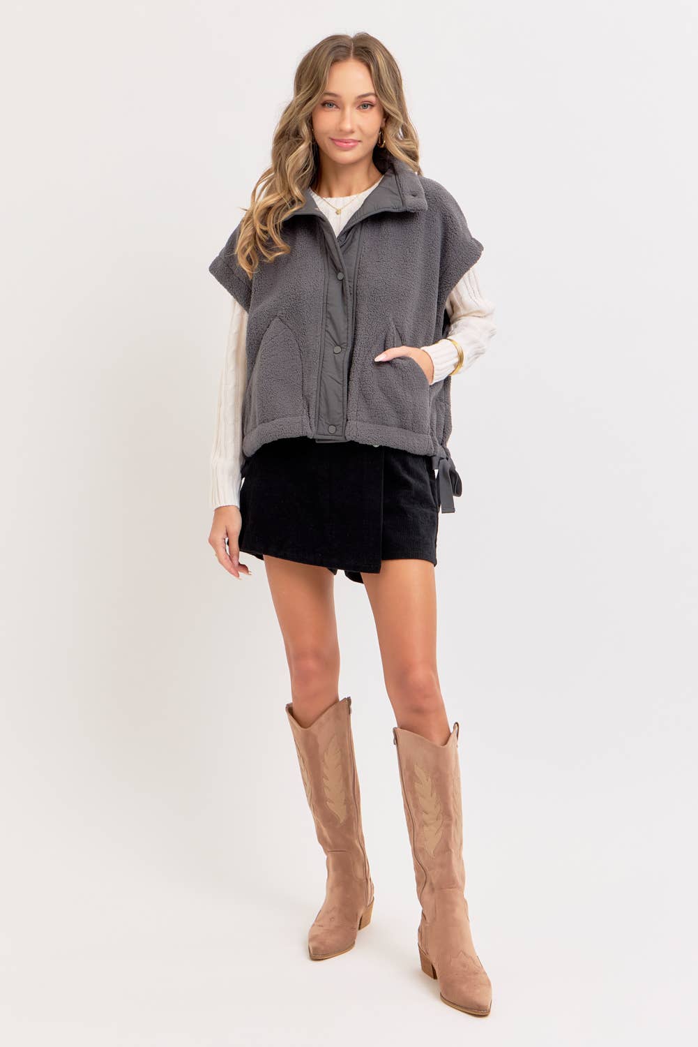 Sweet Lovely by Jen - Wholesale Outerwear Vest - Women's - OVERSIZED FLEECE VEST31