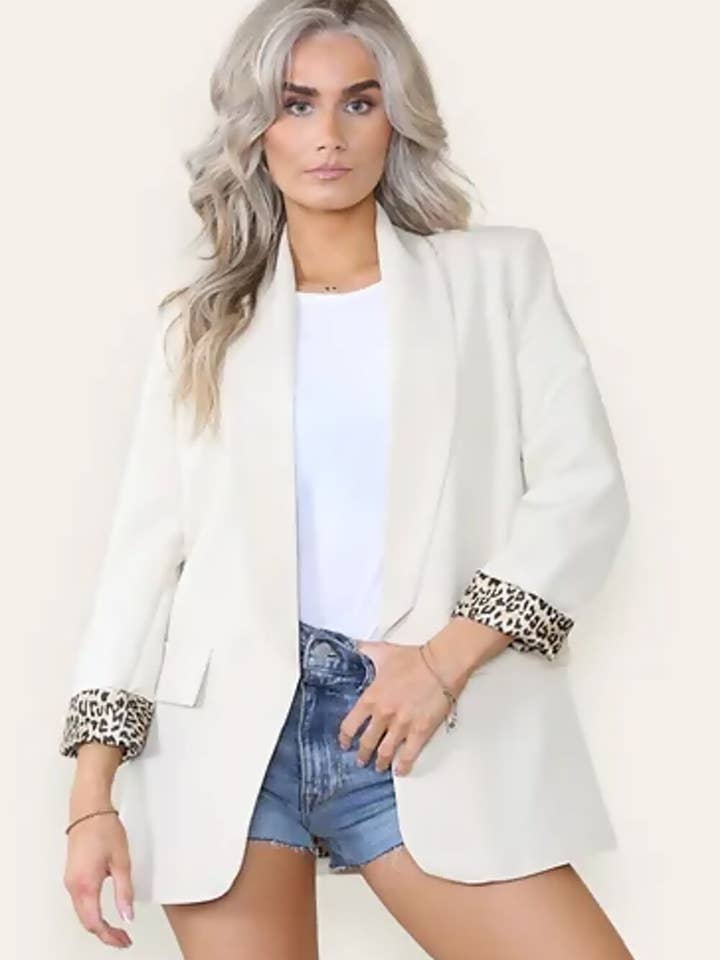 J5FASHION – wholesale Blazer – Women's – Beige Leopard Cuff Print Blazer