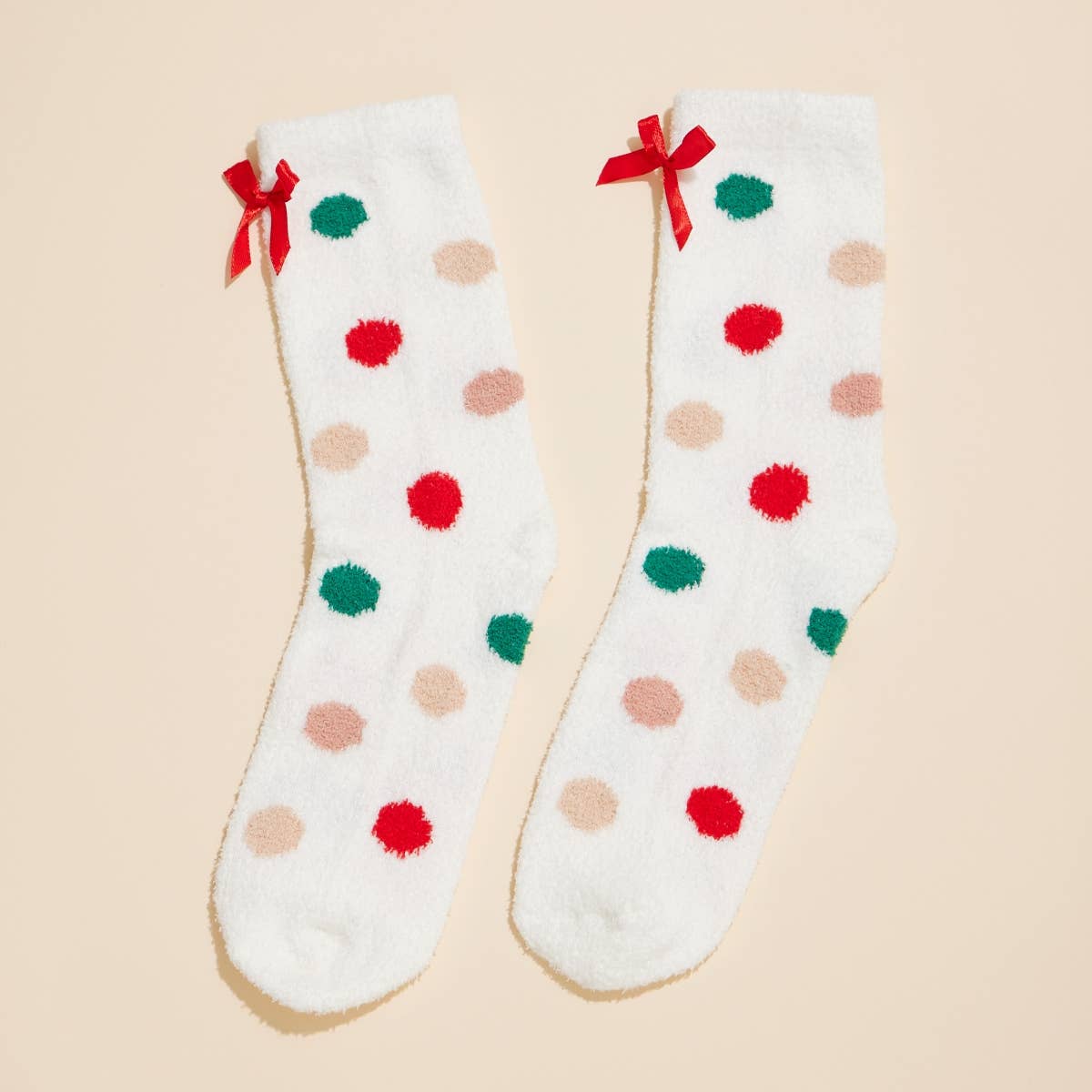 Sortiert Weihnachtliche Flauschsocken – Sortiment aus 4 Paaren als Weihnachtsgeschenk für den Großhandel auf Faire18