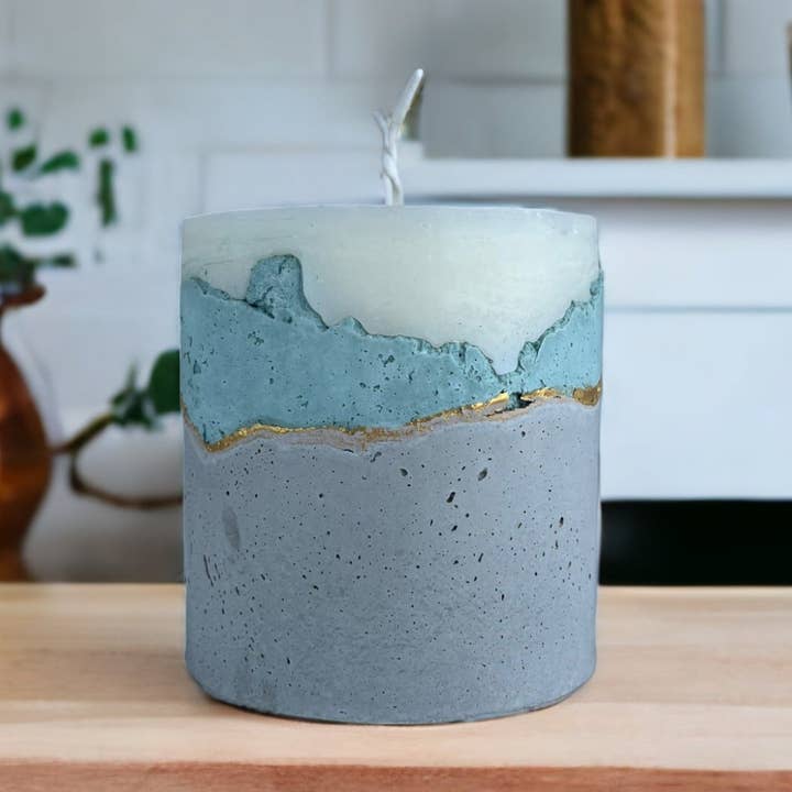 Honey Spiced Pear - Soy Wax Concrete Pillar Candle for wholesale by Koramor