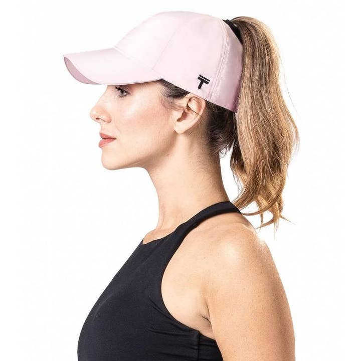 Chapeau High Pony Tail | Performance 2.0 rose pâle | TOP KNOT pour la vente par Top Knot Inc