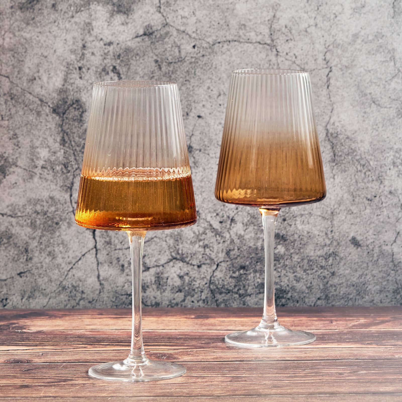 The DRH Collection BV - Wholesale Wine Glass - Set of 2 Empire Wine Glasses Amber0