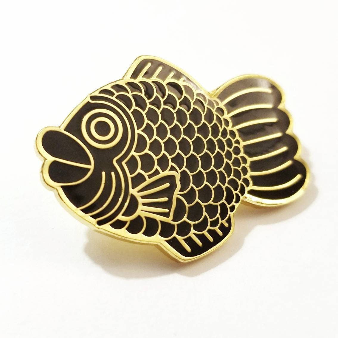 Opalescent Eel Illustration & Design - Wholesale Lapel Pin/Button - Taiyaki Hard Enamel Pin0