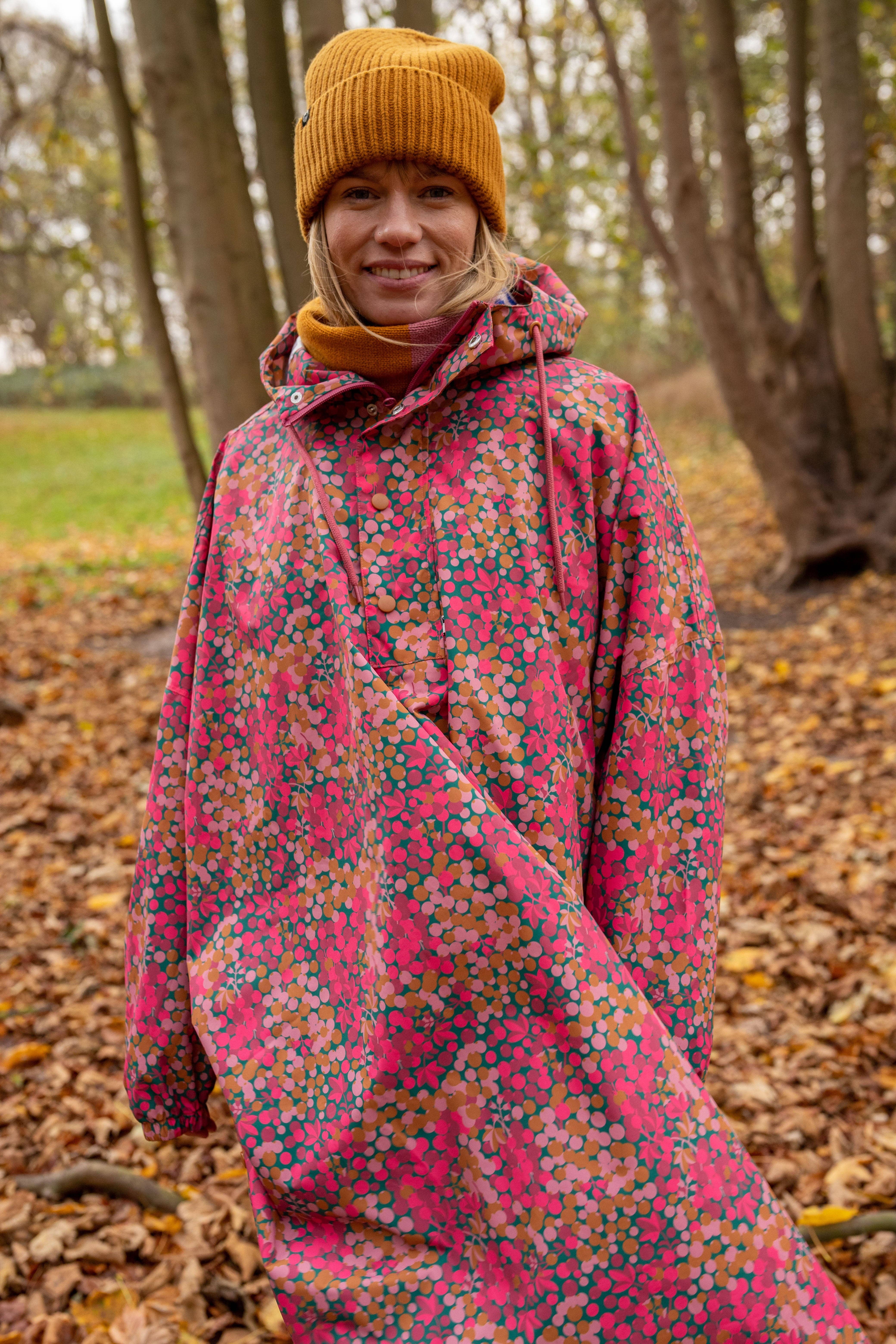 Danefae København – wholesale Poncho – Women's – Danedream Drops Rain Poncho Berrygood Pink10