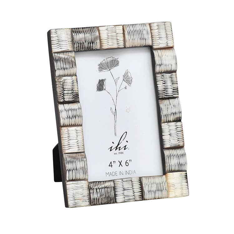 India Handicrafts Inc - Wholesale Picture Frame - White Fish Horn Blocks Photo Frame 4x6
3