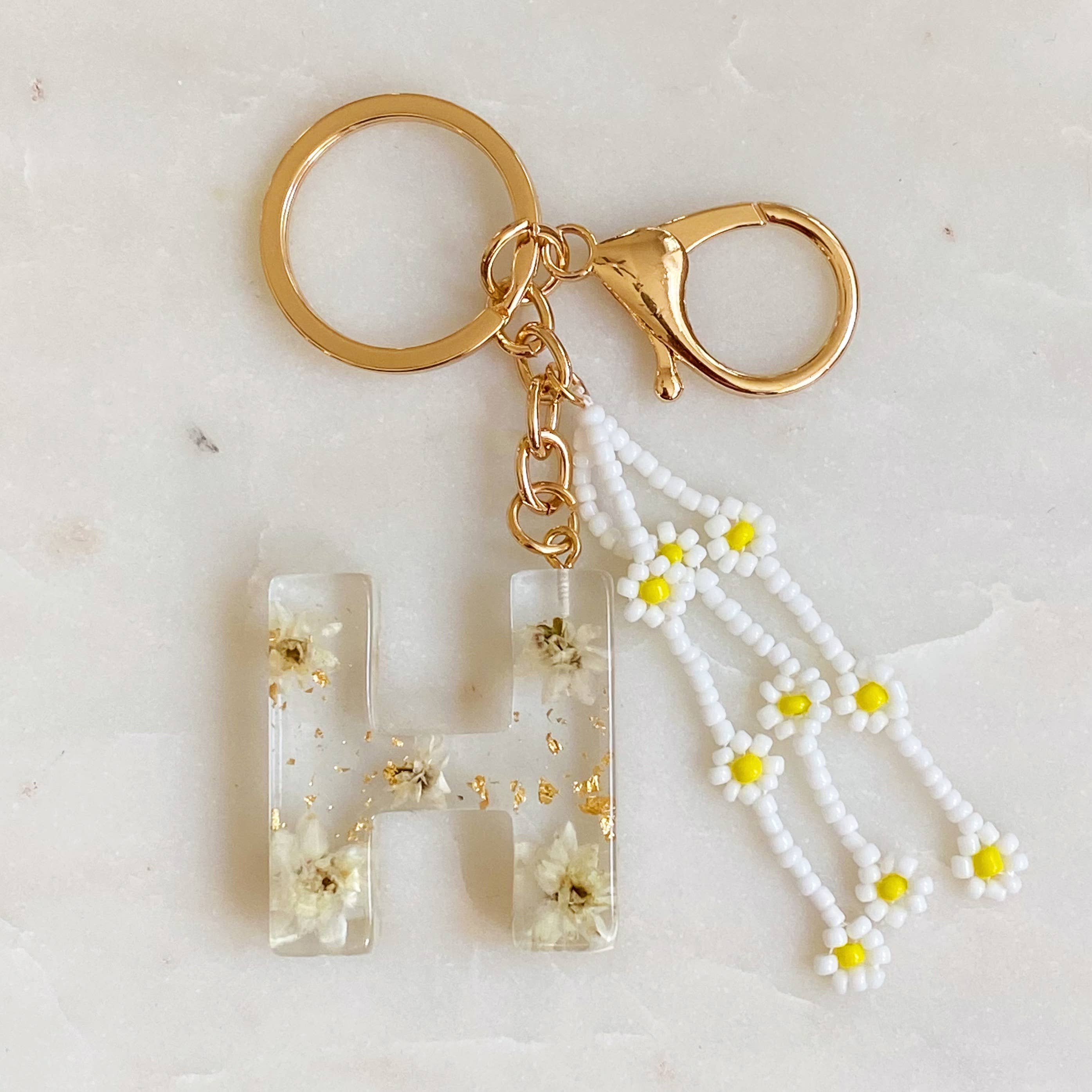 Ellison+Young – wholesale Keychain – Women's – Baby Daisy Initial Key Chain6