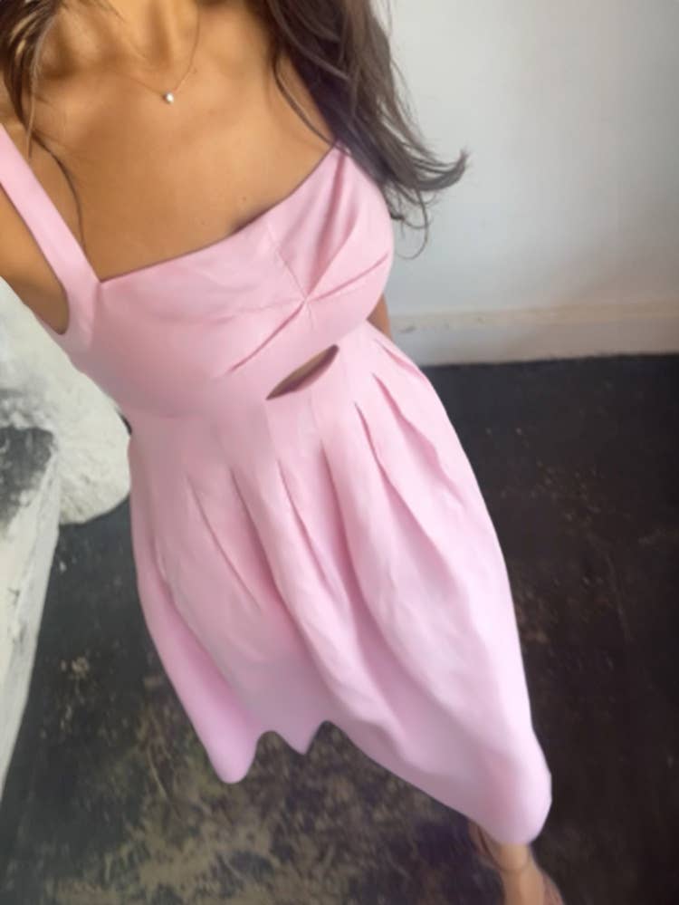 YNIQUE - Vendita all'ingrosso Vestito - Donna - Abito lungo estivo a balze fluido da donna senza maniche7