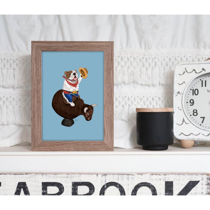 Laura Bergsma Studio – Engroshandel Kunsttryk – Engelsk Bulldog Dog Art Print, Blå Baggrundsudgave