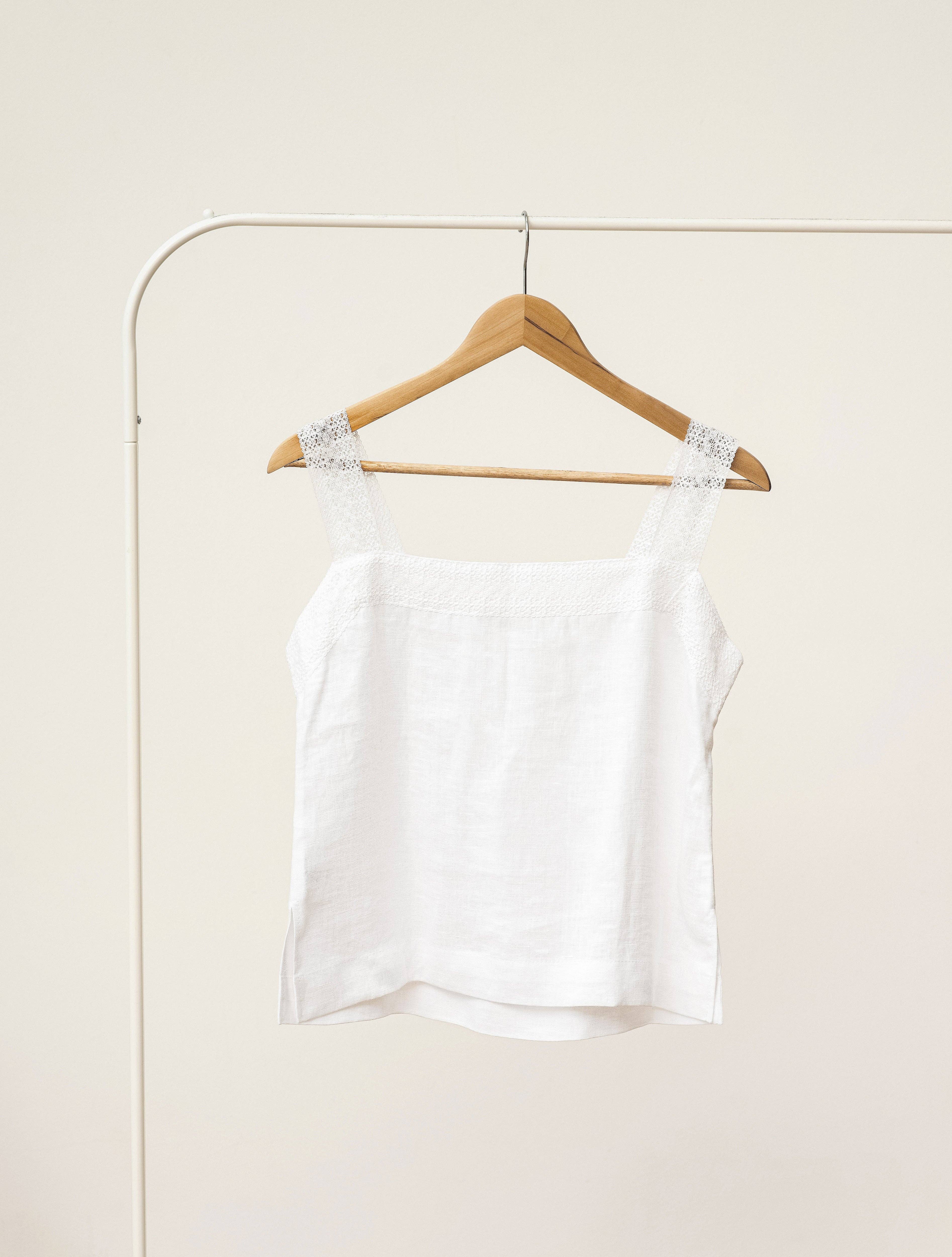 LinenQ – wholesale Sleepwear set – Women's – Linen pajama set with lace3