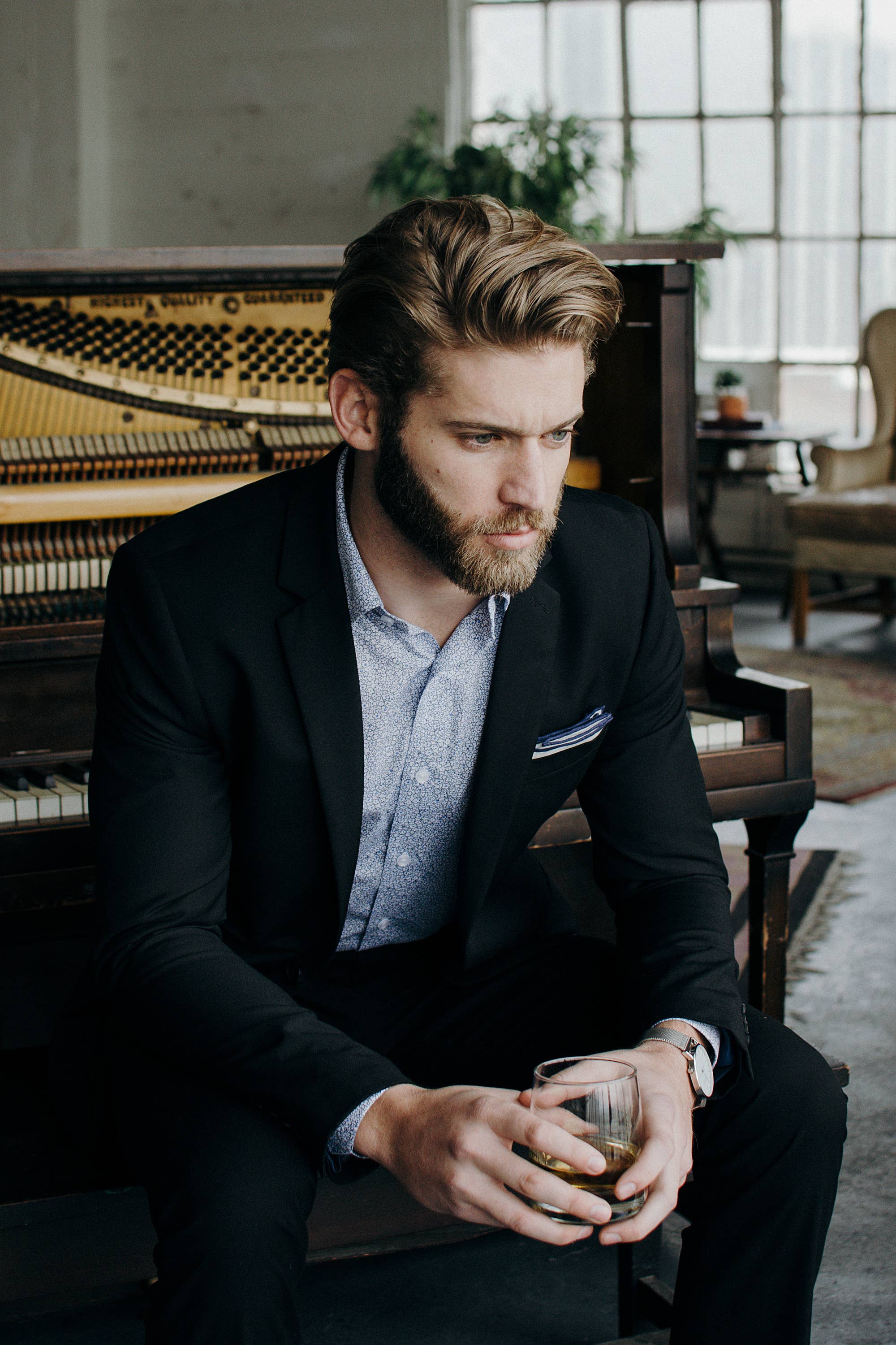 Alynn - Wholesale Button Down Shirt - Men's - Reid Floral Untuckable Slim Fit Dress Shirt White Alynn5