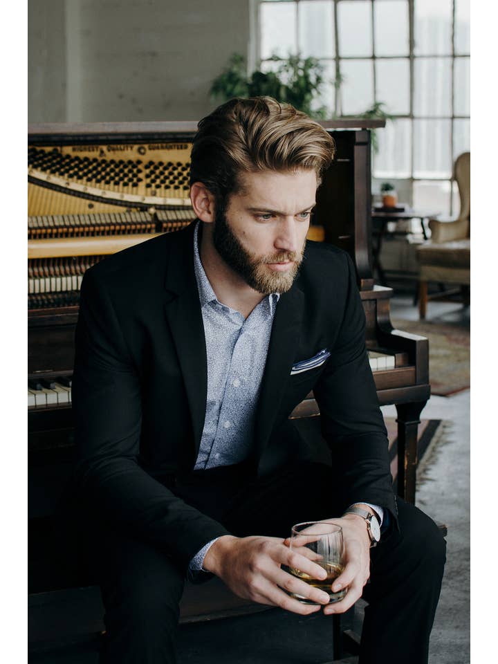 Alynn - Wholesale Button Down Shirt - Men's - Reid Floral Untuckable Slim Fit Dress Shirt White Alynn5