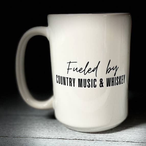 Tasse à café amusante, alimentée par la musique country et le whisky pour la vente par Whiskey Doodle