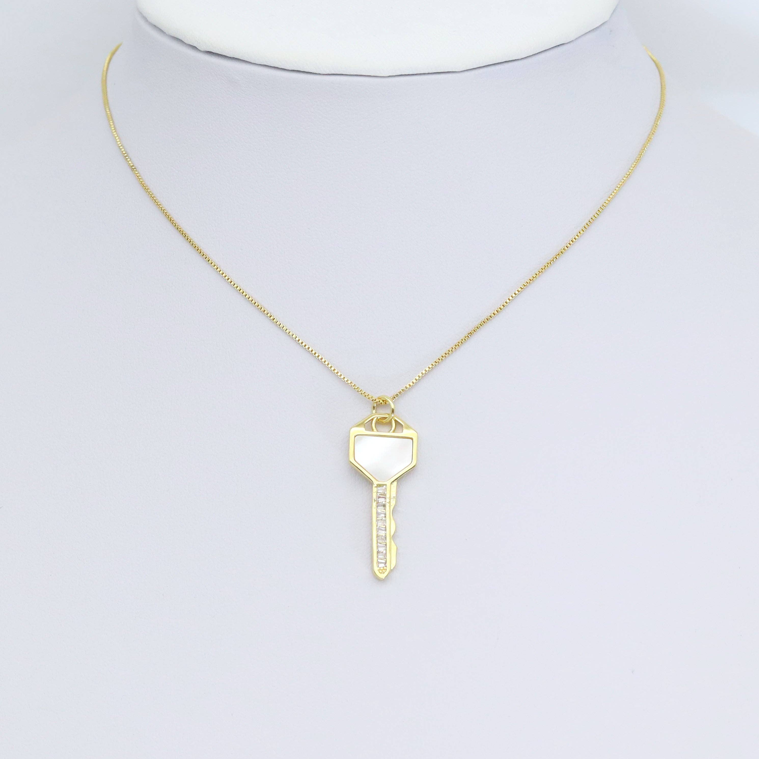 新品　L'Appartement ADMISSION KEY CHARM Wholesale CZ Pave Mother of Pearl Key Charm Pendant, Sku
