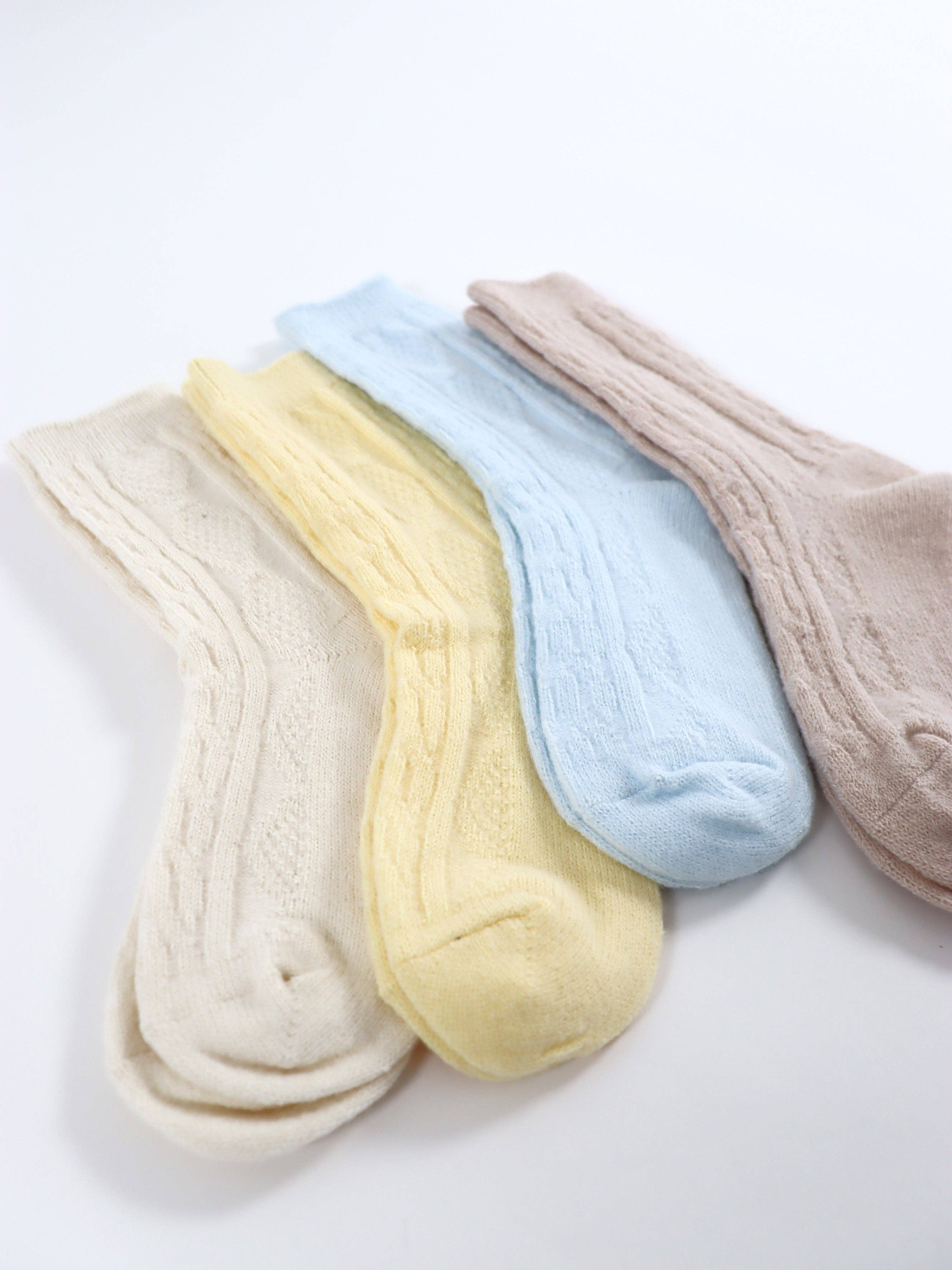 Angels Whisper Accessories - Vendita all'ingrosso Calzini - Donna - [Nuovo Colore] Calze da Pescatore in Lana a Girocollo in Crema1