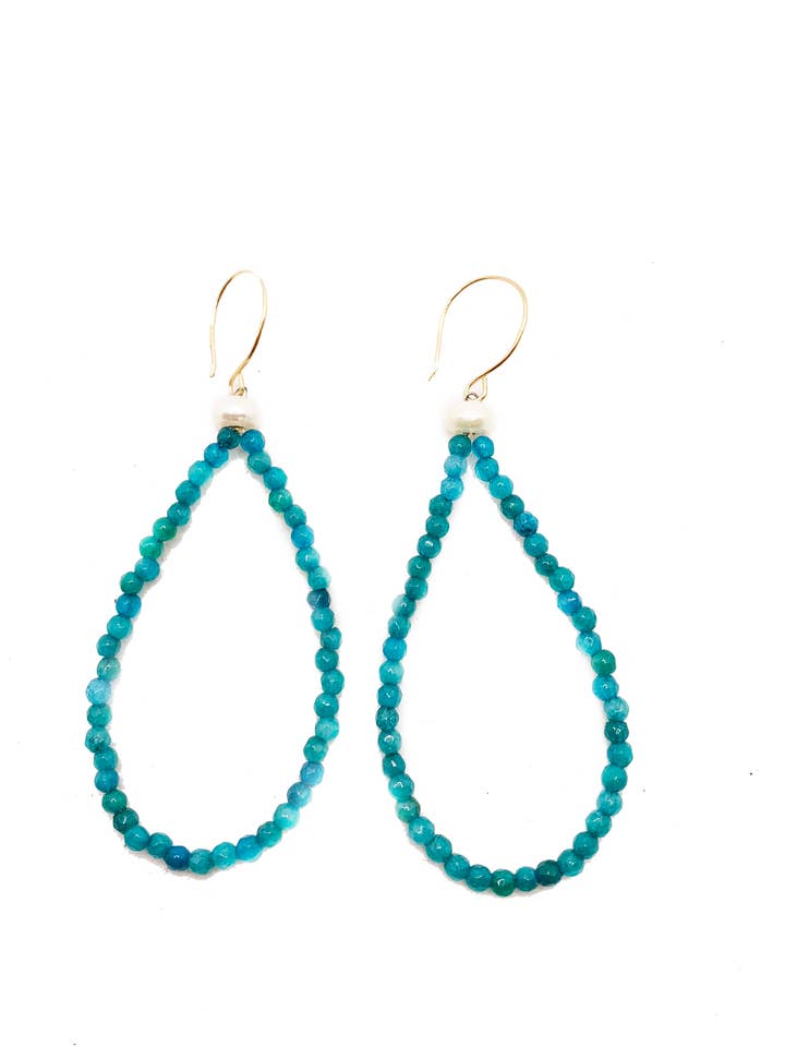 Erhöhen Sie weiche Kabelschlaufen-Ohrringe mit Perlen. für den Großhandel von Hila