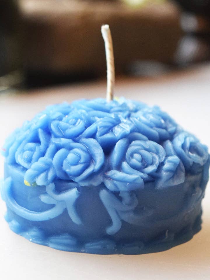 Roses Beeswax Candle for wholesale by Earth Speaks