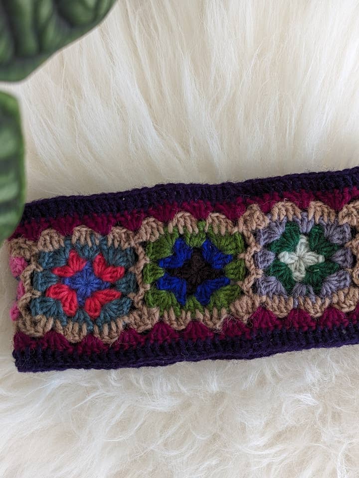 Diadema de ganchillo de estilo boho vintage, color morado para venta al por mayor de Cool Trade Winds