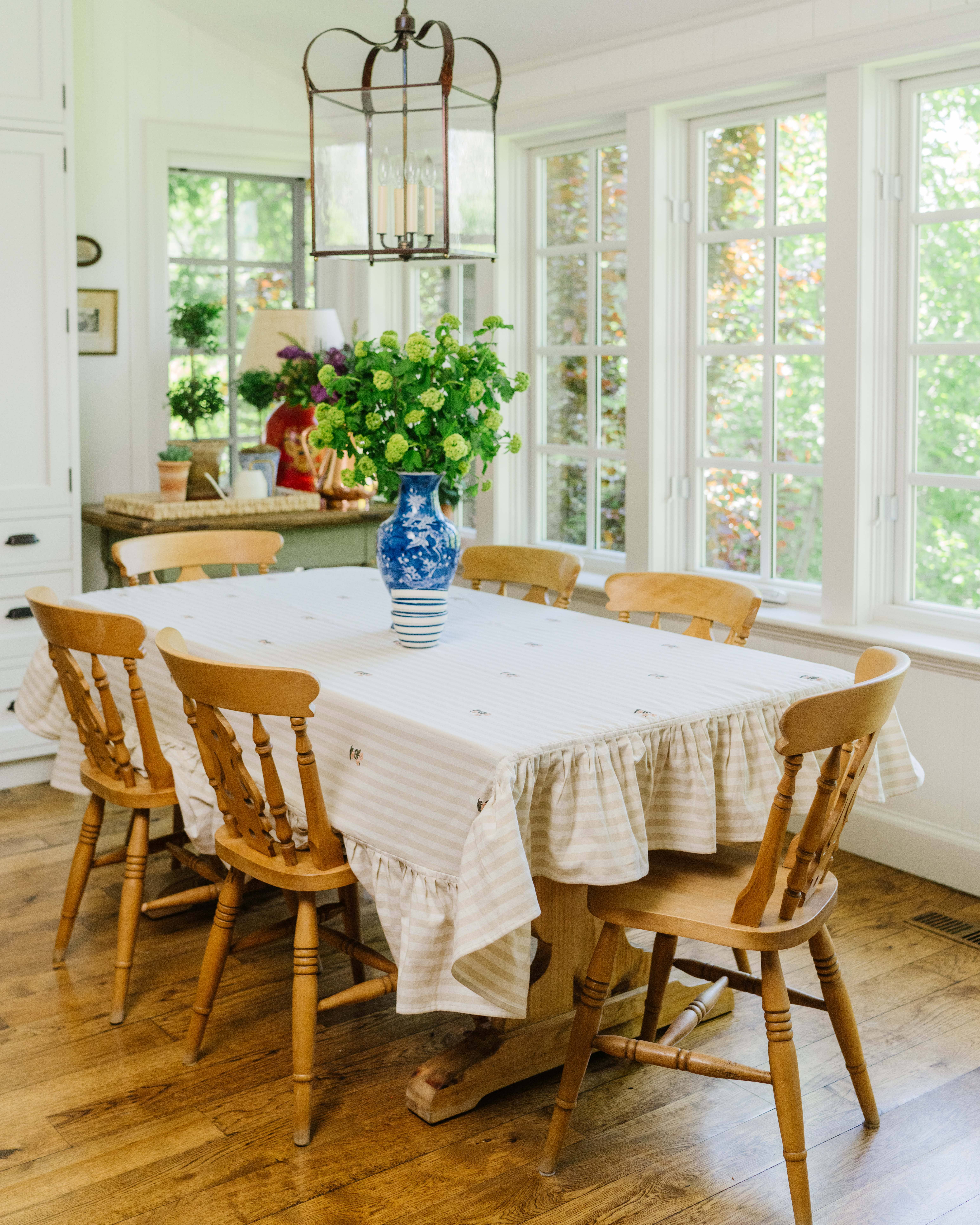 Galley and Fen – wholesale Tablecloth – Frances Ruffled Tablecloth3