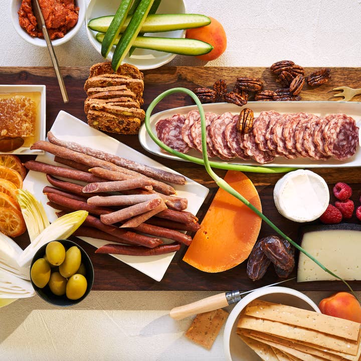 Charlito's Cocina - Venta al por mayor Salami - Trufa Seca - Salami de Trufa Negra Curado Lento Pre-Cortado