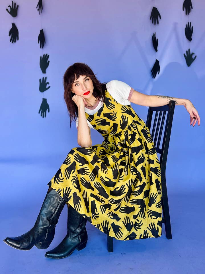 Linen Naomi Hands for wholesale by Nooworks