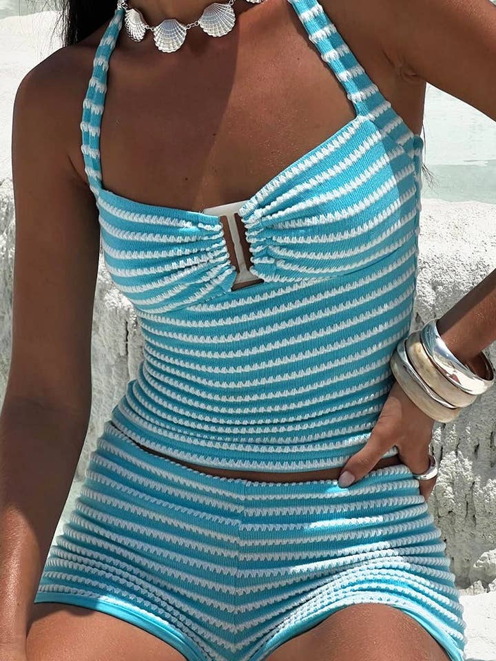 Mccolin – Großhandel Loungewear-Set – Damen – Gestreiftes Neckholder-Top und Shorts-Set12