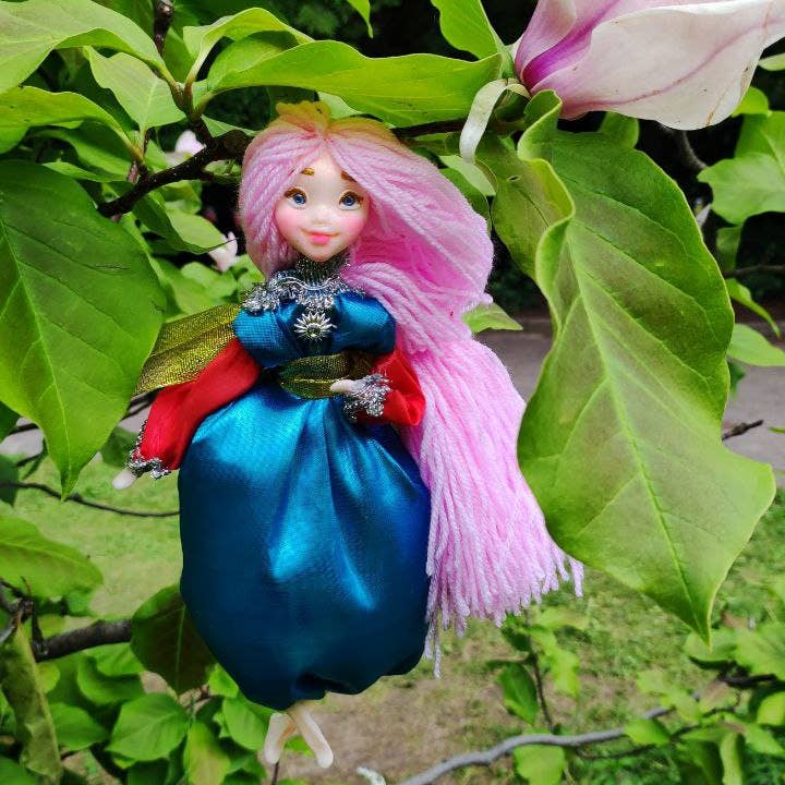 Pose Fantasy Fairy for wholesale by FairyArtDolls