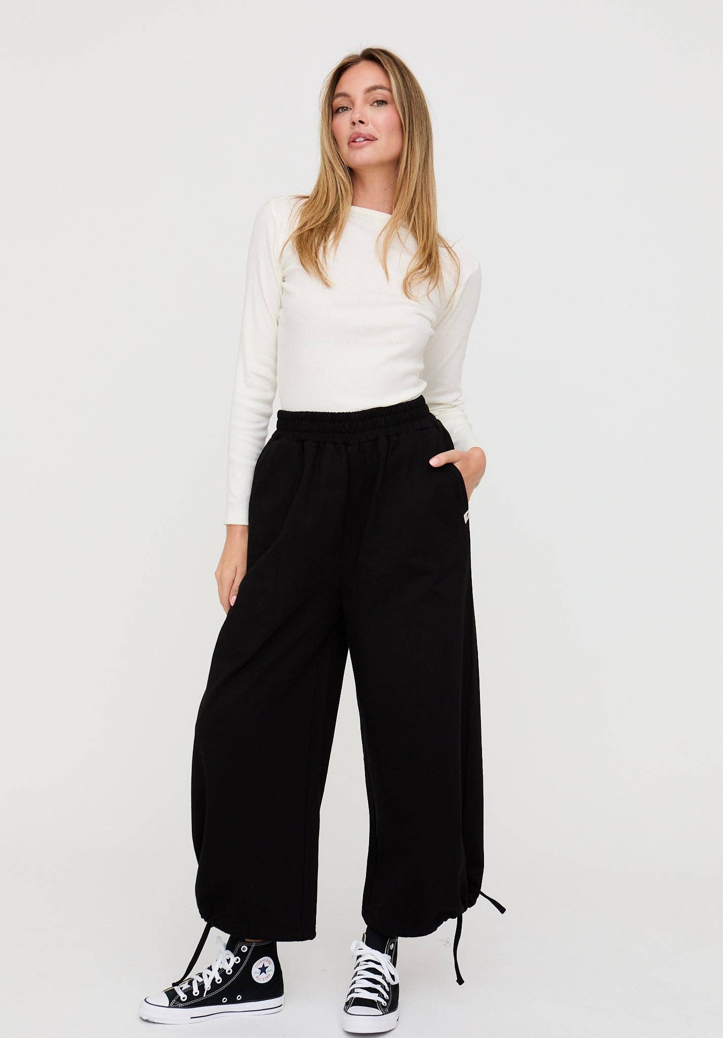 Turtledove London – wholesale Pants – Women's – Kit Black Wide Leg Trousers4