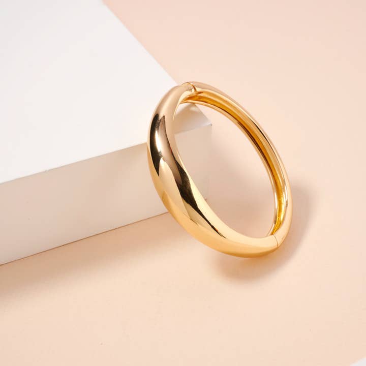 Thin and Wavy Elegant 18K Gold Cuff Bracelet for wholesale on Faire