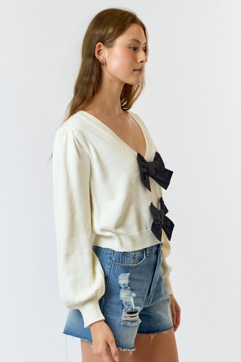 Lalavon - Wholesale Knit Sweater - Women's - ILT4228 Front Contrast Bow Sweater4