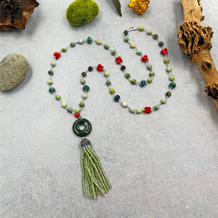 IST Jewelry - Venta al por mayor Collares con colgantes/abalorios - Collar con colgante de borla Green Donut Life Saver Druzy