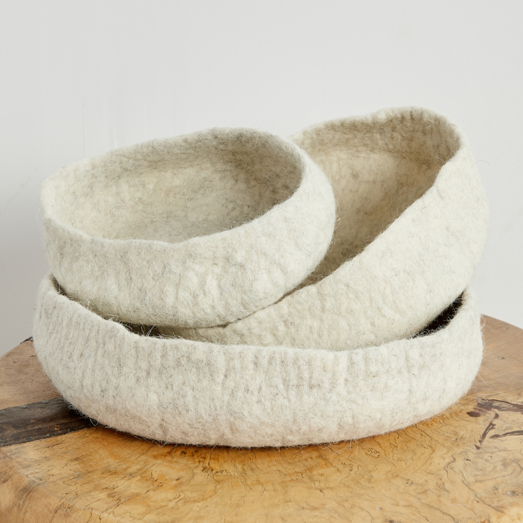 kanju Interiors - Wholesale Decorative Plate/Dish/Bowl - Natural White Hand Felted Nesting Bowls0