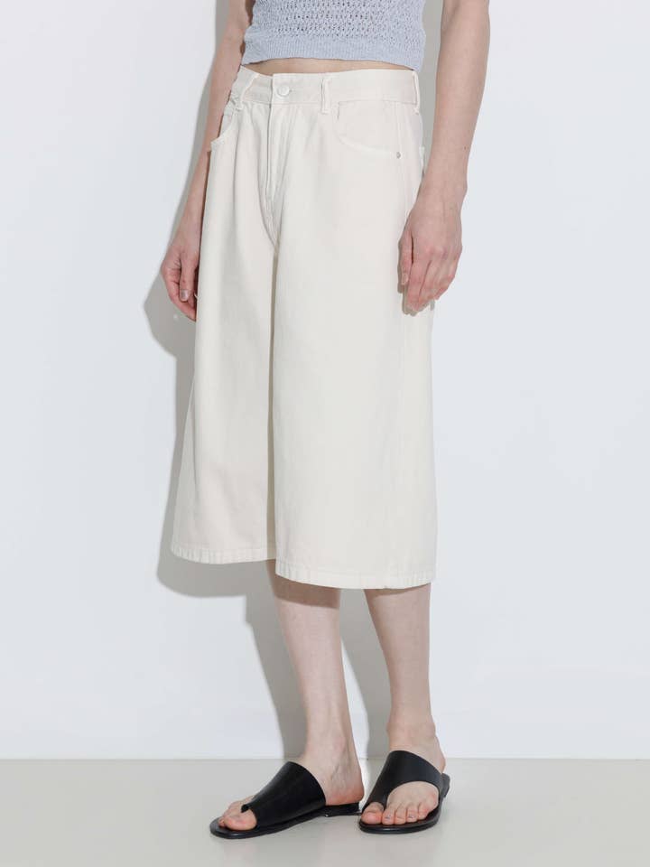 CUBIC - Wholesale Shorts - Women's - Loose Fit Knee-Length Denim Shorts15