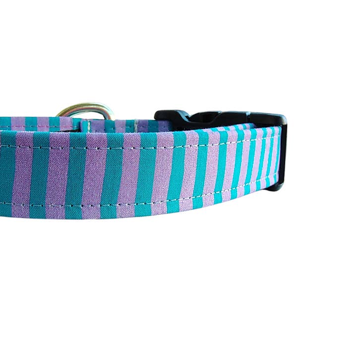 Collier pour chien à rayures bleues et violettes pour la vente par Shelby's Squad